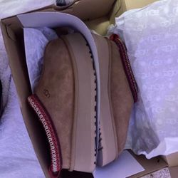 UGG Tazz Brown Suede - Size 8