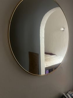Round Mirror