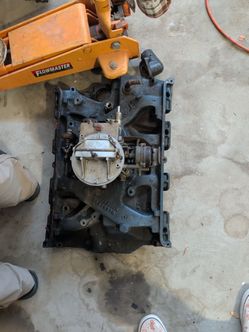 1968 Ford 390 intake manifold and carb