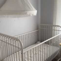 Toddler Crib With Mattress 