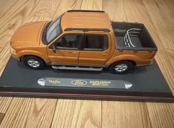 ✅ Maisto Ford Explorer Sport Trac 1:18 Scale Die Cast Collectors Car Orange 1/18