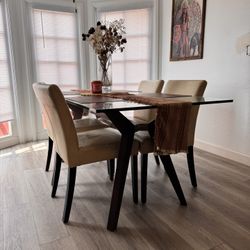 Dinning Table 