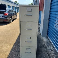 4 Drawer Vertical Letter File Cabinet $60 (Good Condition)