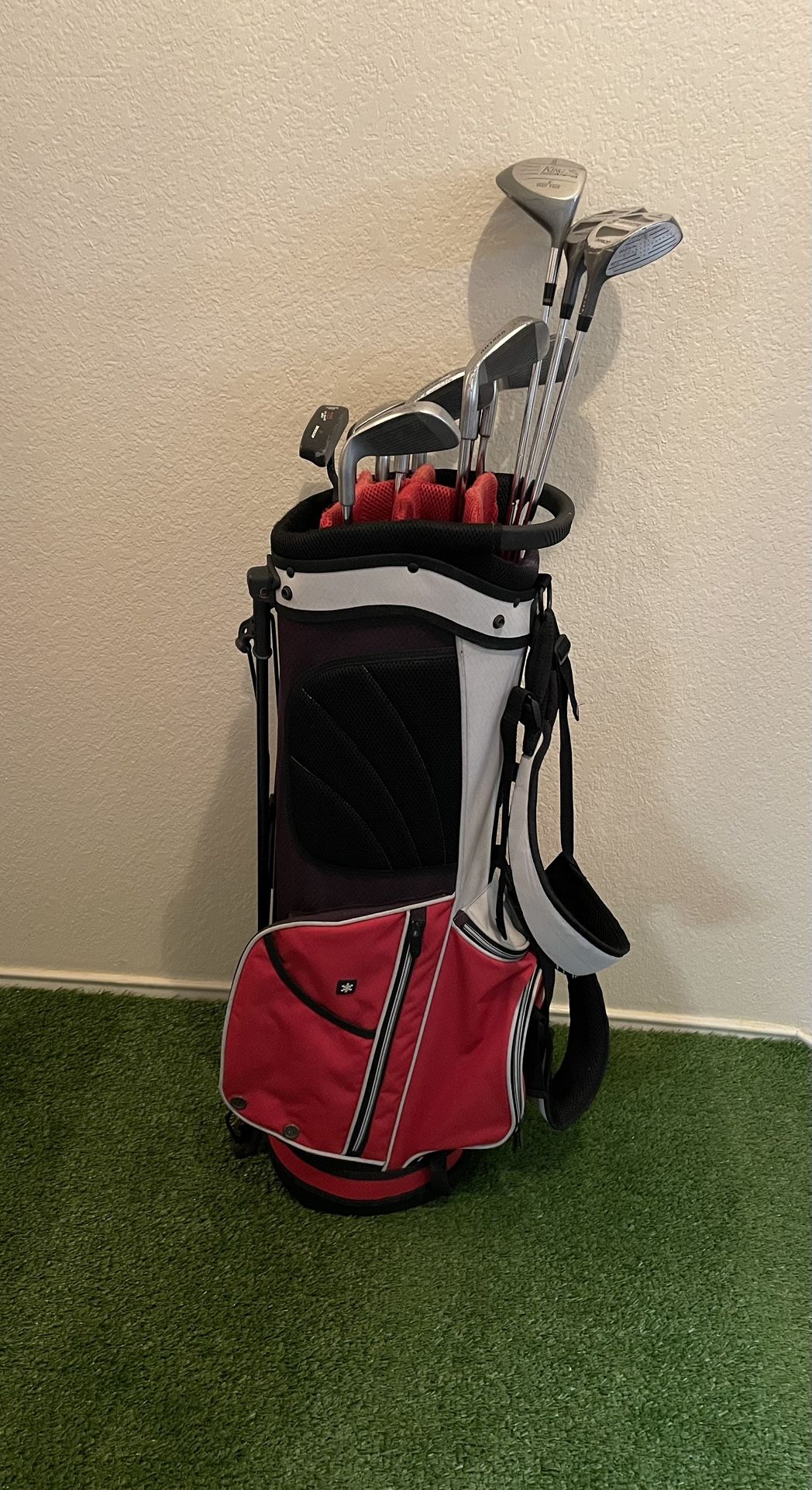 Dunlop Golf Club Set w/Bag (RH)