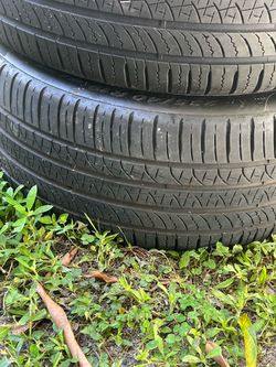 2 tires 235/40/r19 Pirelli p zero
