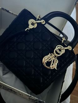 LADY DIOR MEDIUM PICK UP ONLY