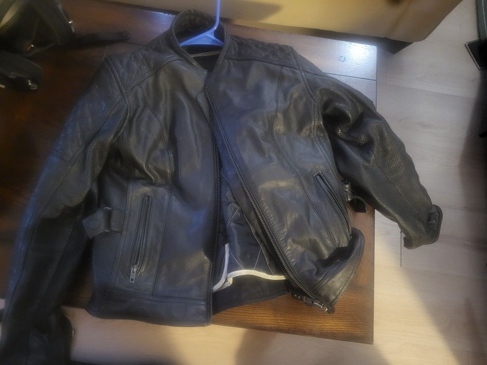 Leather Women's Motorcycle Jacket with Pads Size Medium