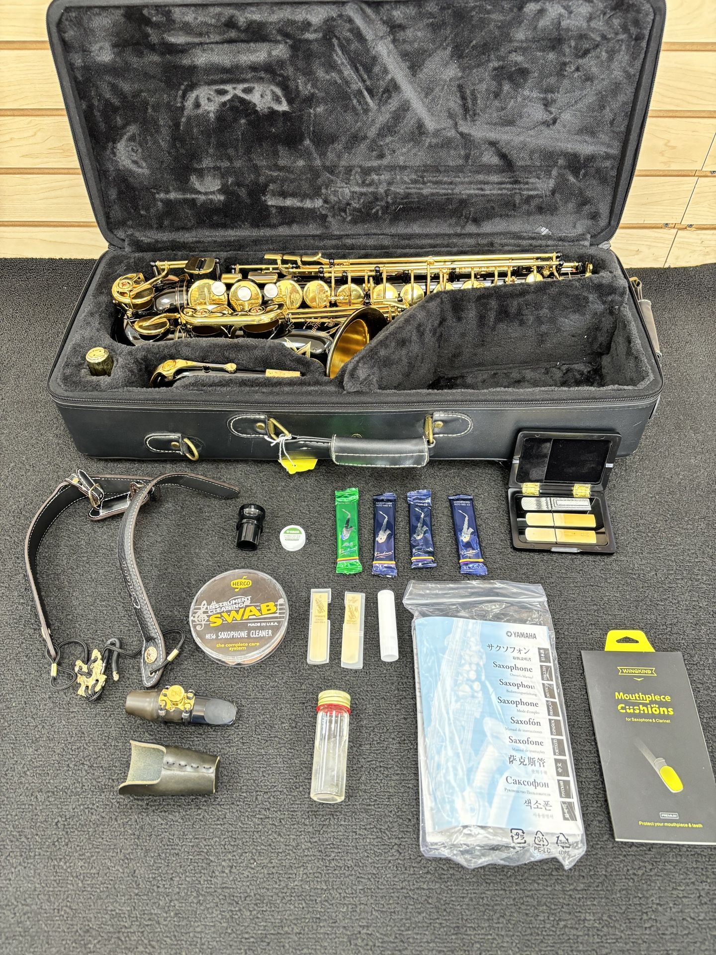 Yamaha YAS-875EXII Custom Professional Alto Saxophone - Black Lacquer