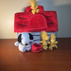 Lambs & Ivy Classic Snoopy & Woodstock Interactive Baby Plush Toy Doghouse