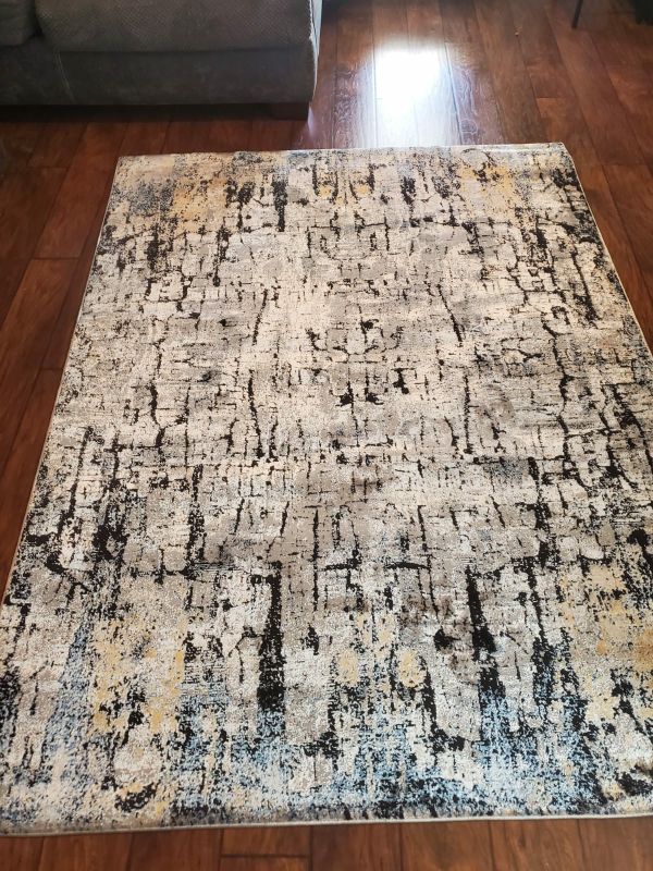 5 x 7 Area Rug.. Black Silver Grey Gold..Firm price for