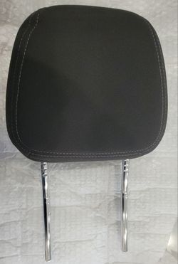 Chevrolet Trailblazer Front Right (Passenger Side) Headrest OEM – 2021–2024