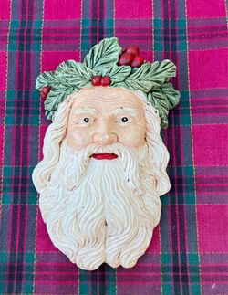 Vintage Ceramic Santa Claus Wall Hanging Decoration.