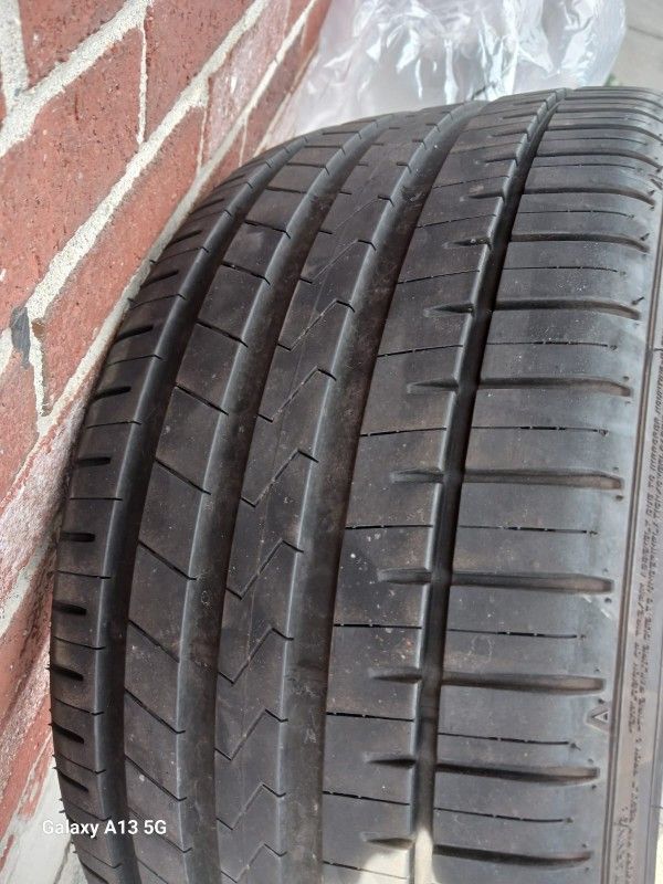 4 Falken Azini 245/30/20 Like New Only I Use Them For 3 Months $450 I Paid $940 For Them