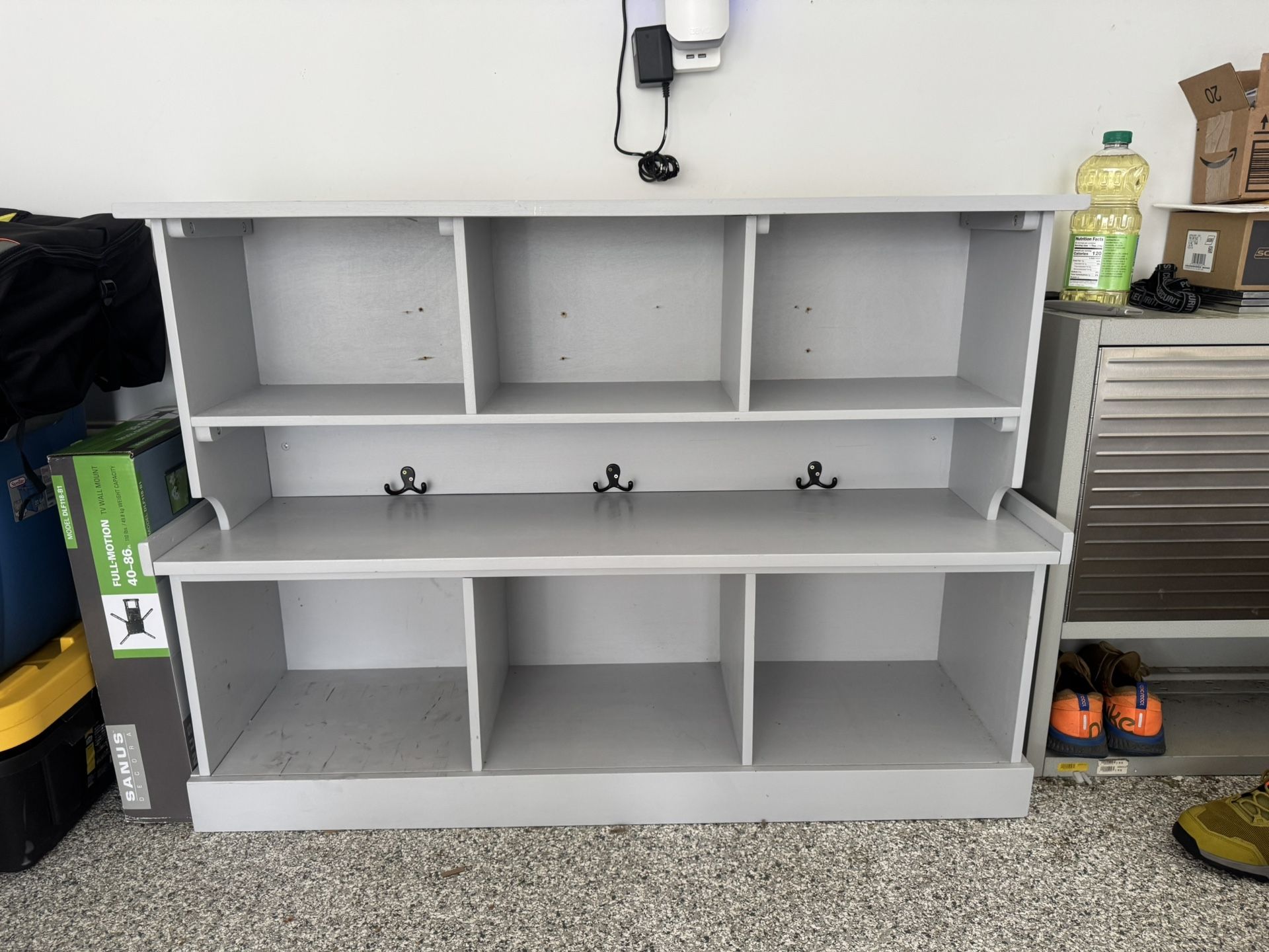 Bench And Shelf (Mud , Exercise Room Etc)