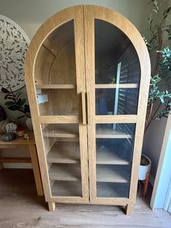 Arch cabinet hutch