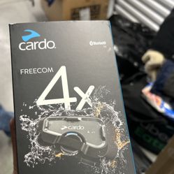 Cardo Freecom 4X Bluetooth Headset Single | https://offerup.com/redirect/?o=U3BlZWRBZGRpY3RzLmNvbQ==  