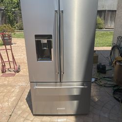 Like New Kitchenaid Refrigerator French Store