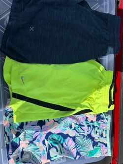 Lululemon/Chubbies / Nike  Men’s Shorts Bundle – Size Large – Athletic & Casual
