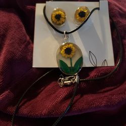 Sunflower Choker