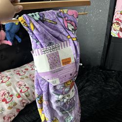 Hello kitty & friends Halloween blanket
