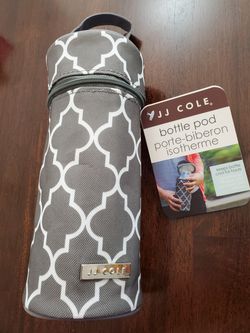 JJ Cole Bottle Pod Carrier - brand new