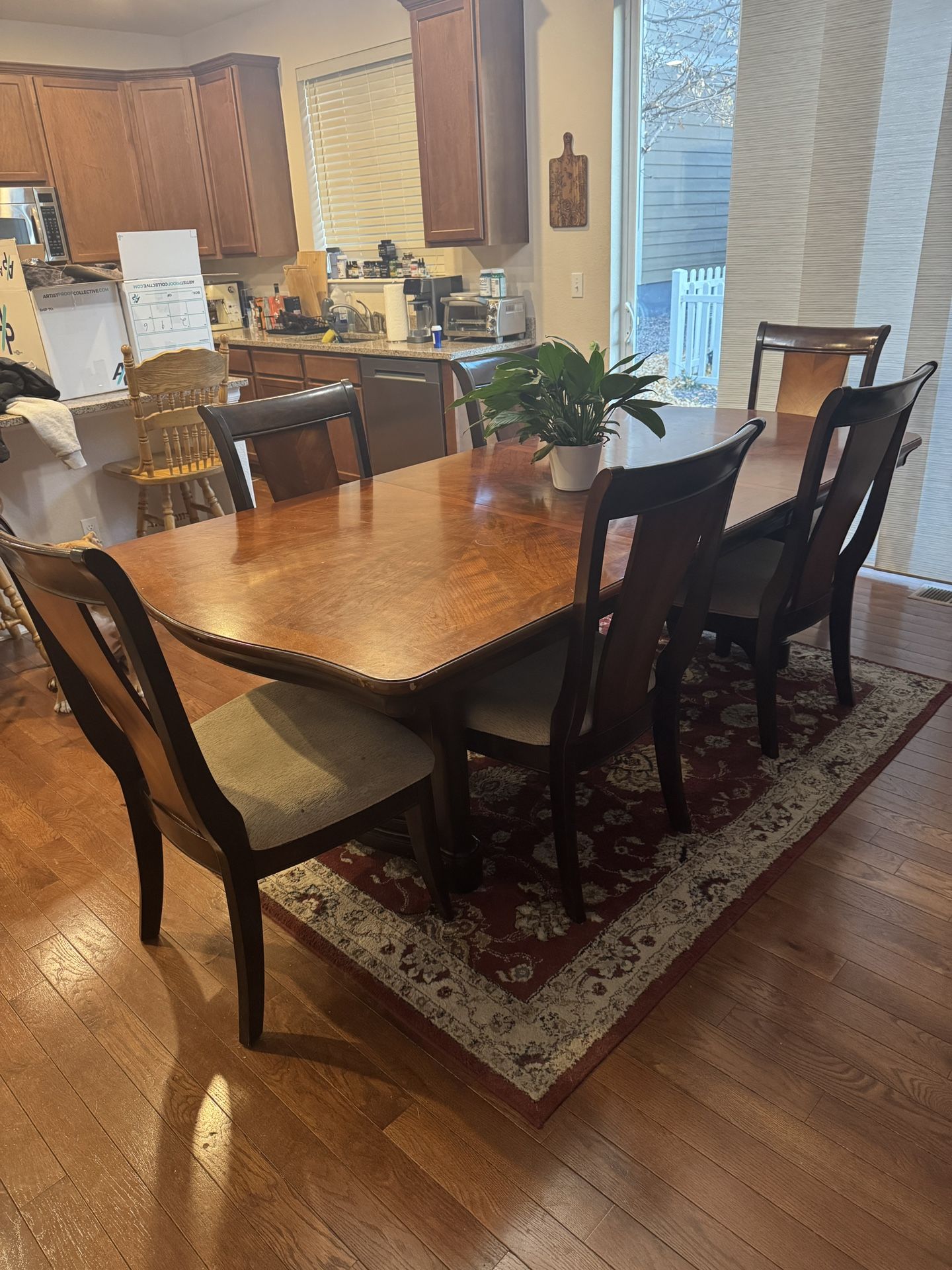 Extendable 6-10 chair dining room table