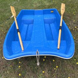 8’ Livingston Row Boat With Oars