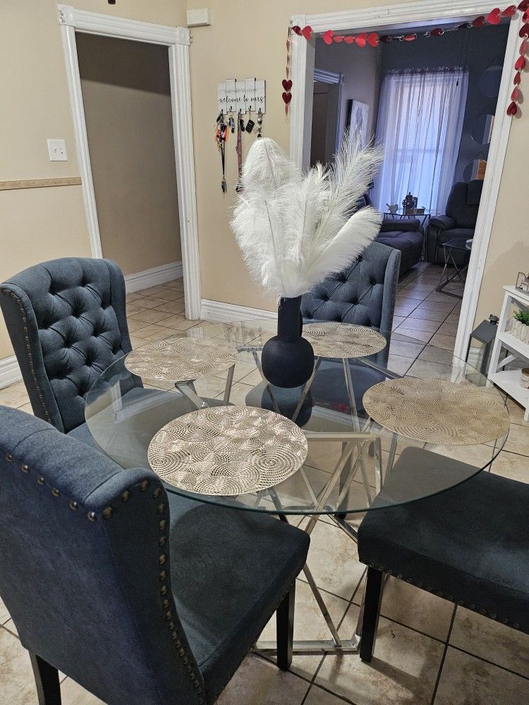 Dining Room Table With Chairs