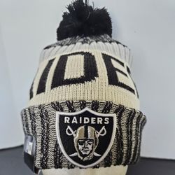 Raiders Las Vegas New Era Pom Beanie 