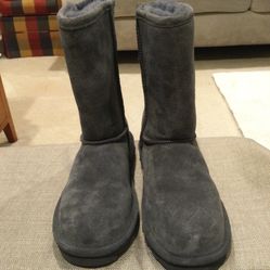 Bearpaw Suede Boots