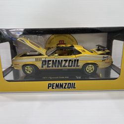 M2 Machines 1/24 Scale  1971 Plymouth Cuda 440 Pennzoil Chase 1/750
