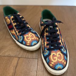 💙🙂Gucci Mens Tennis Shoes 😎🖤