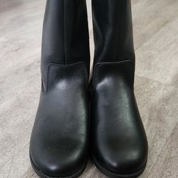 Old Navy Black Boots Size 4