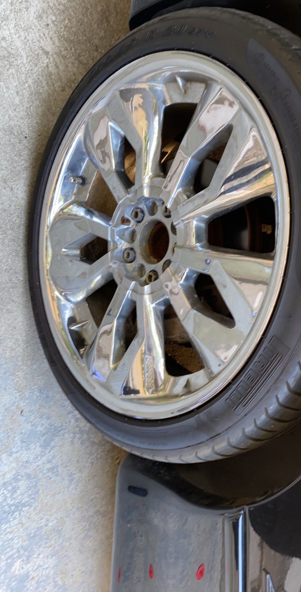 20 inch rims. (RIMS ONLY) 3 CENTER CAPS