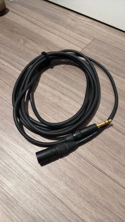 Studio cable by monster guitar mic