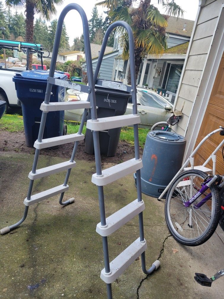 Pool Ladder