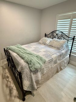 Double bed with mattress