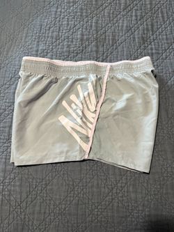 🏃‍♀️ Nike Women’s Running/Athletic Shorts – Gray & Light Pink