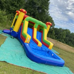 Bounce house inflatable