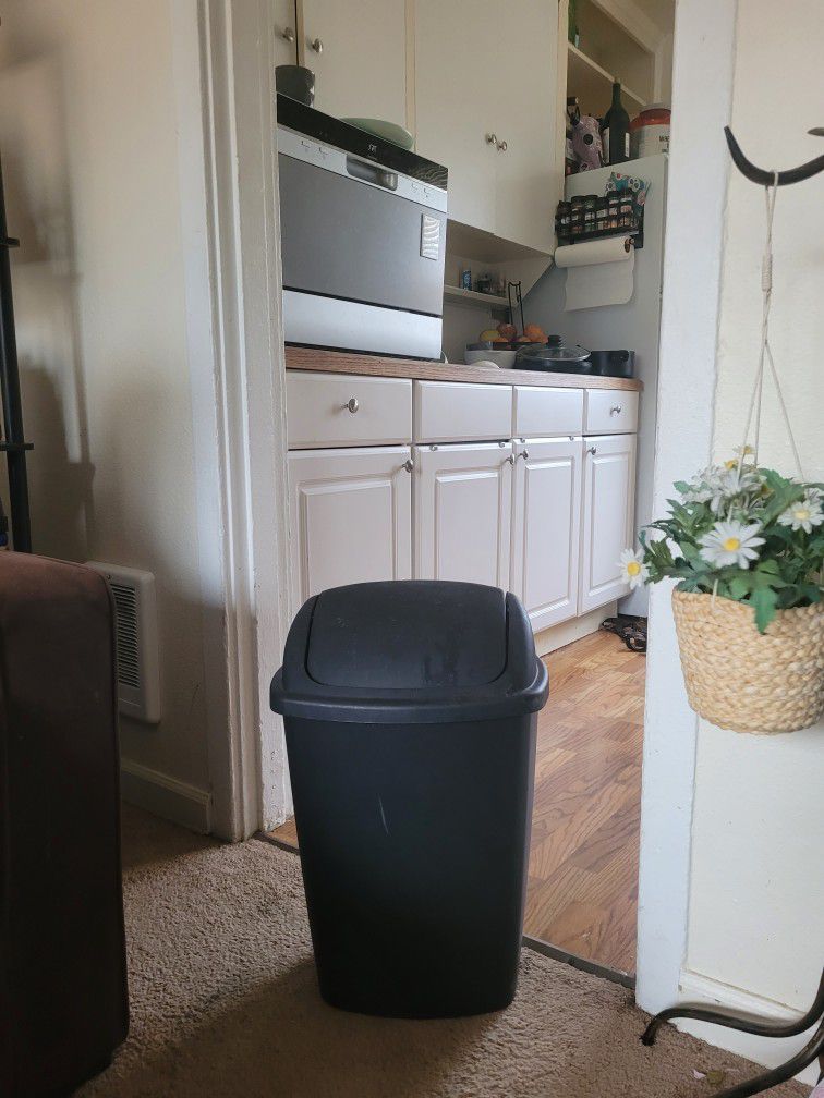 Good Sized Kitchen Garbage Can