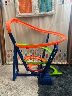 Hot wheels action spiral speed crash