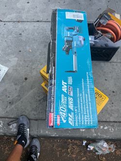 40V max XGT Brushless Cordless 1-1/8 in. Rotary Hammer (D-Handle) Kit w/Dust Extractor, AFT, AWS Capable (4.0Ah) new $599
