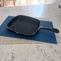 Benjamin & Medwin Cast Iron Grill Pan