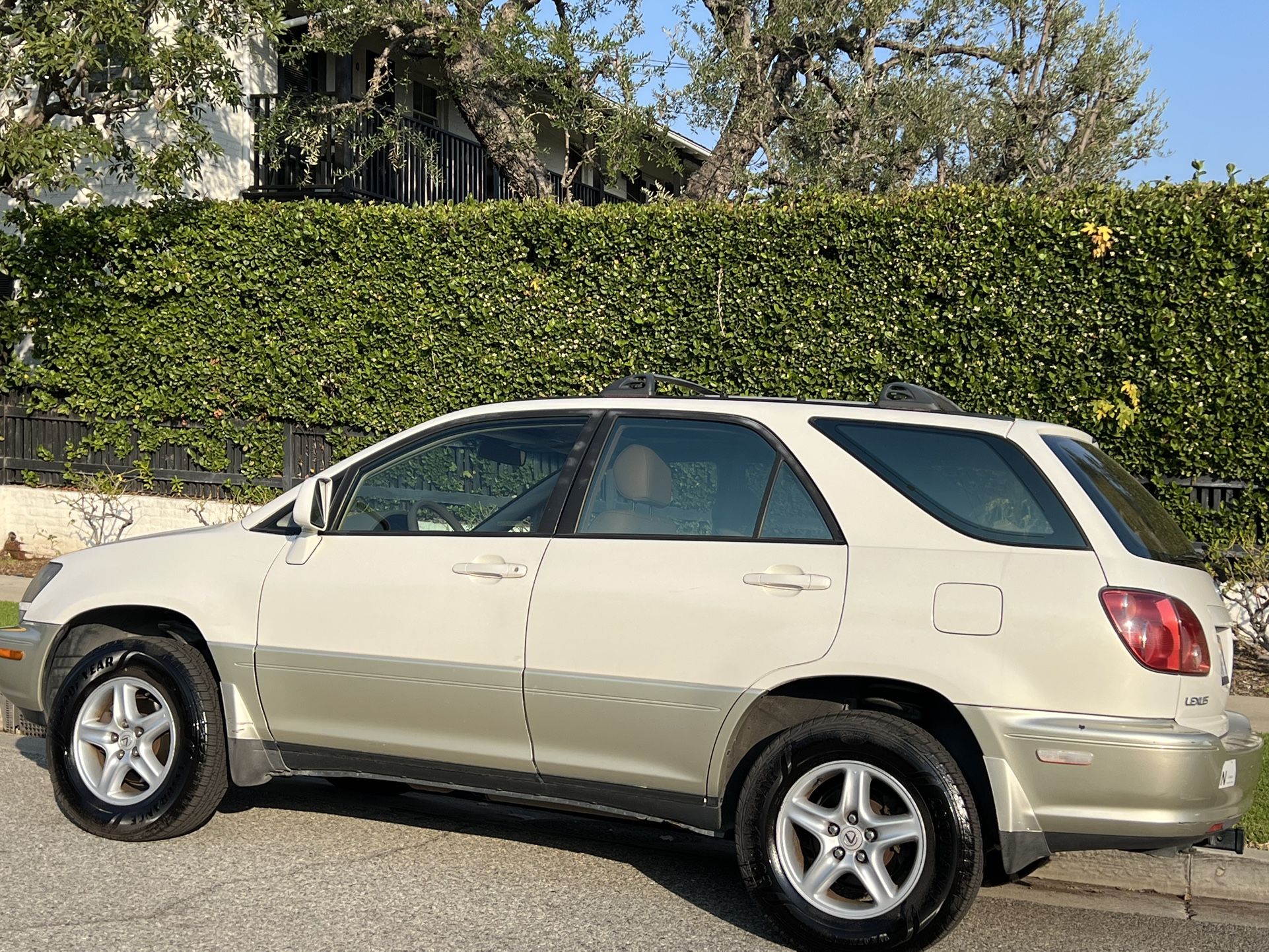 1999 Lexus Rx 300 for Sale in Altadena, CA - OfferUp