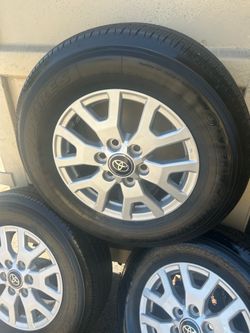 2025 Toyota Tacoma Sr5 wheels and tires