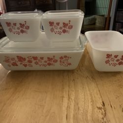 Antique Pyrex Casserole Dish 