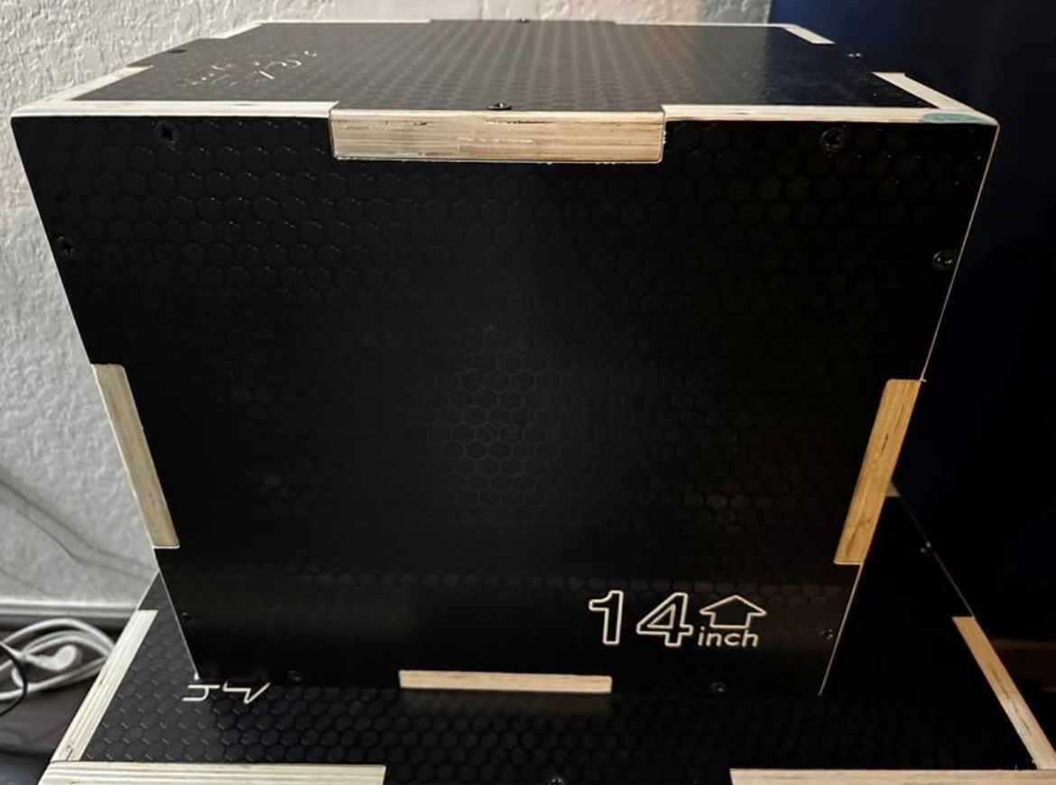 $20 - Wooden pylo box (fitness/jump box)