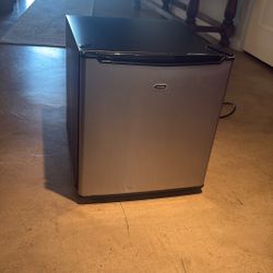 Sunbeam Mini Fridge