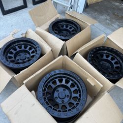 17” Black Rhino Rims Bead Lock And 37” Tires Open Country MT