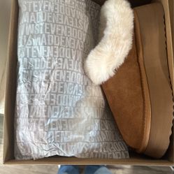 Sz 8 Steve Madden Suede Bootie 